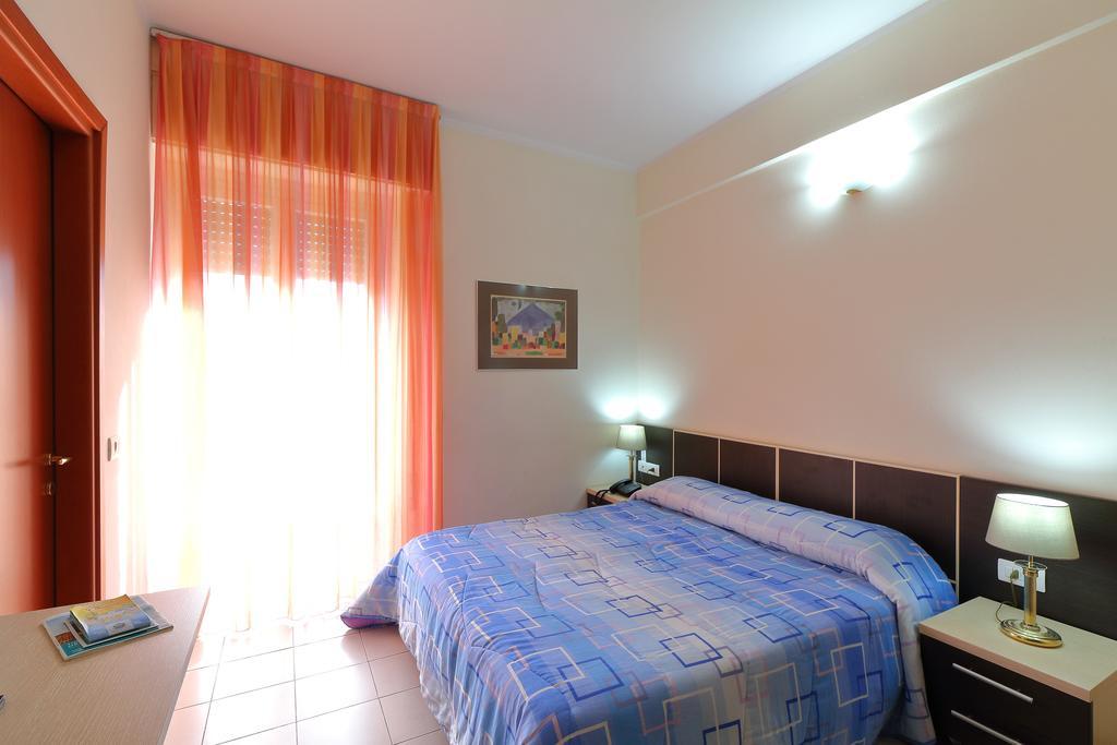Hotel Ferrari Chiavari Exterior foto